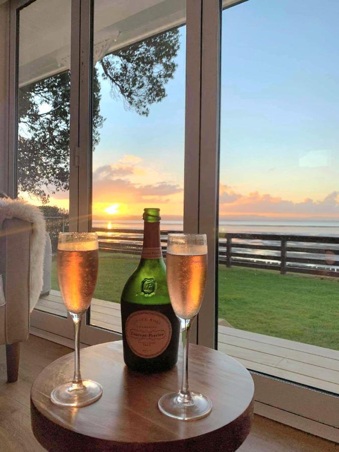 Red Rock Cottage, Beachfront Luxury Clarks Beach Екстериор снимка